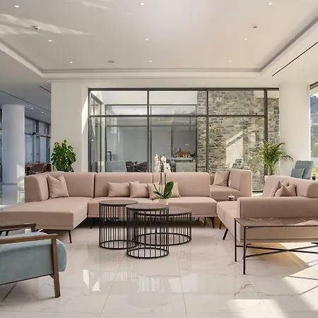 Grand & - Adults Only 5*